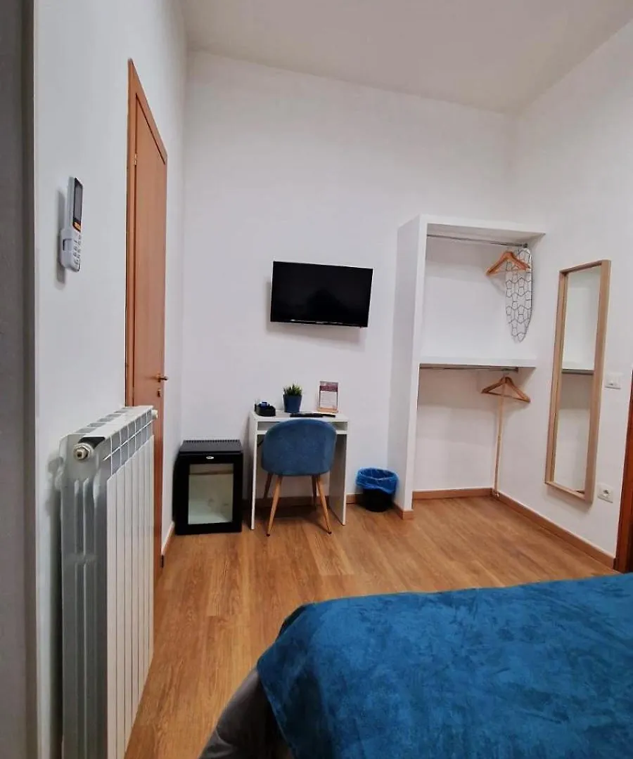 B&B One Catania 0*,  Italy